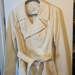 New York and Company. Size L. White Cropped trench coat